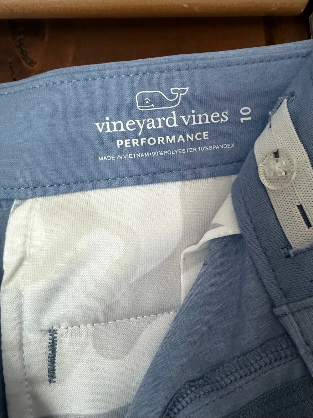 Vineyard Vines Light Blue Boy’s (size 10) Flat-Front Shorts